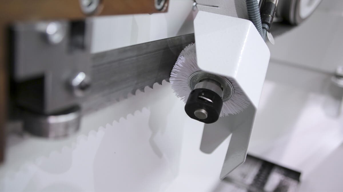 Production band saw HBE663A Performance for cutting bundles BEHRINGER