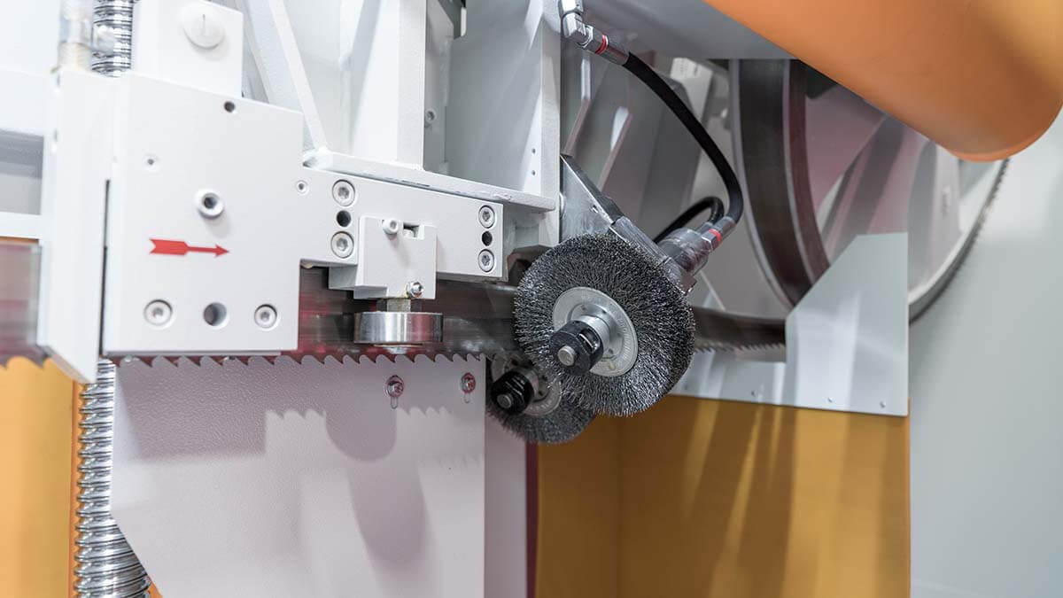 Production band saw HBM440A with SC technology BEHRINGER Group