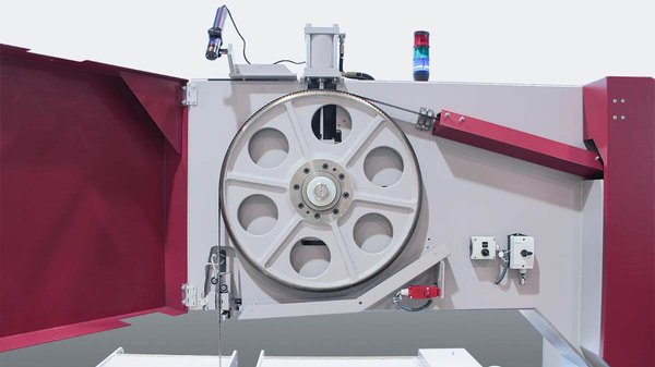 Behringer vertical bandsaw LPS40-120-4 band wheels made from vibration damping grey cast iron