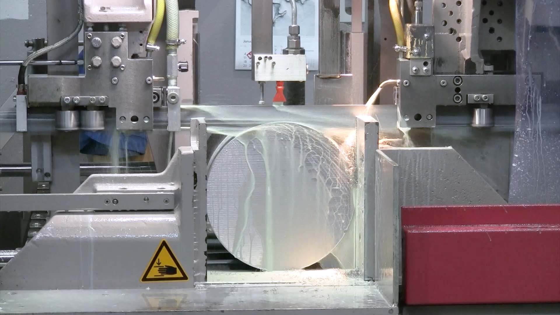Horizontal bandsaws and automatic bandsaws for industry and steel